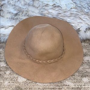 Brown felt hat never worn